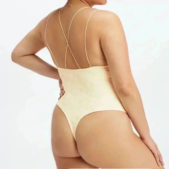 Fabletics Seamless Lace Floral Bodysuit Size L - Picture 2 of 11